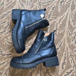 Double H squared toe ankle boots